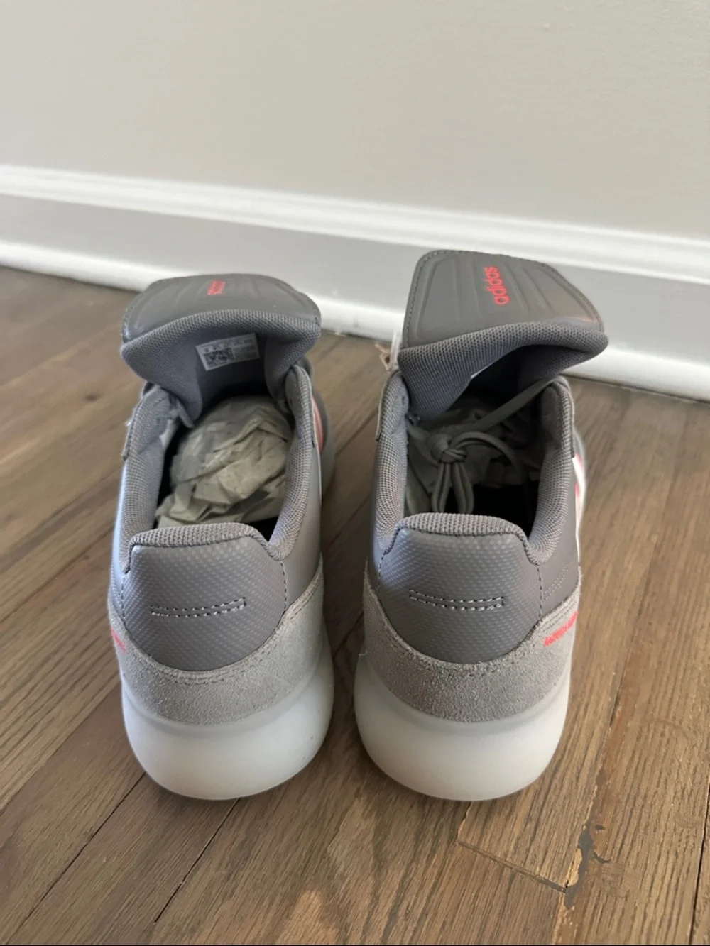 Adidas - Picture 3 of 6